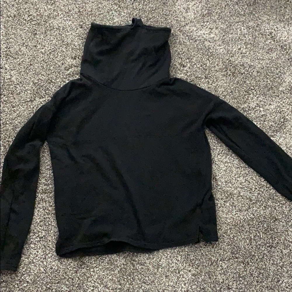 Black sweatshirt